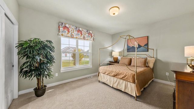 911 Kohlwey DRIVE, Grafton, WI 53024