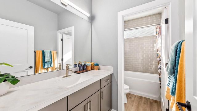 911 Kohlwey DRIVE, Grafton, WI 53024