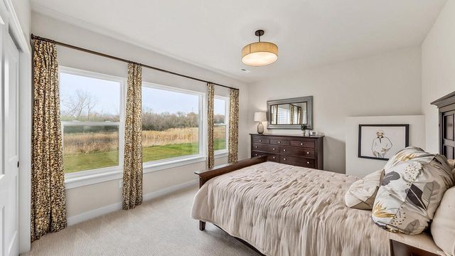 911 Kohlwey DRIVE, Grafton, WI 53024