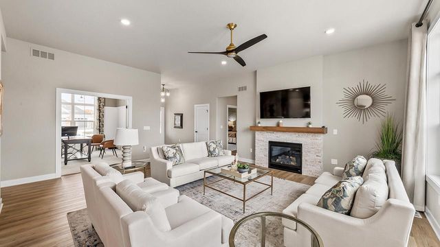 911 Kohlwey DRIVE, Grafton, WI 53024