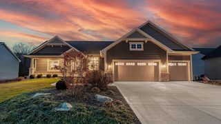 911 Kohlwey DRIVE, Grafton, WI 53024