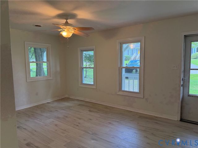 4706 Glen Tara Dr, Midlothian, VA 23112