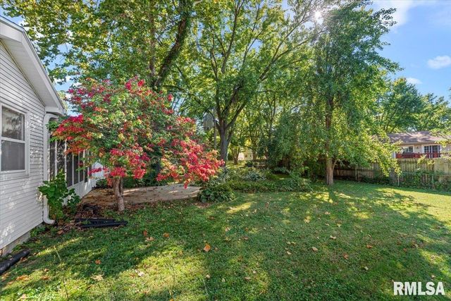 1117 LARCHMONT Drive, Springfield, IL 62704