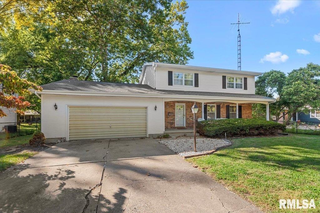 1117 LARCHMONT Drive, Springfield, IL 62704