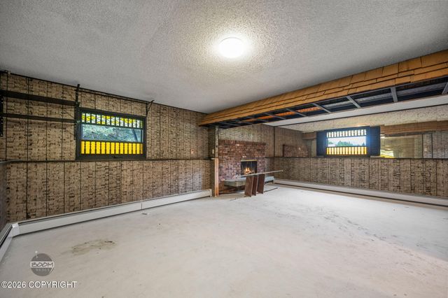 7007 E 16th Avenue, Anchorage, AK 99504