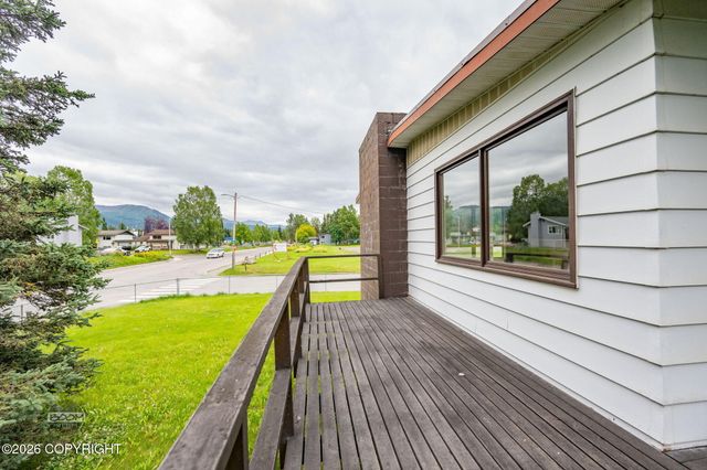 7007 E 16th Avenue, Anchorage, AK 99504