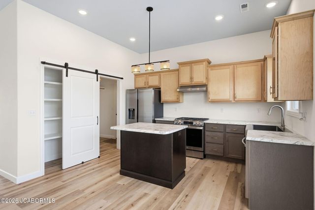 708 PROMENADE DRIVE, Columbia, MO 65202