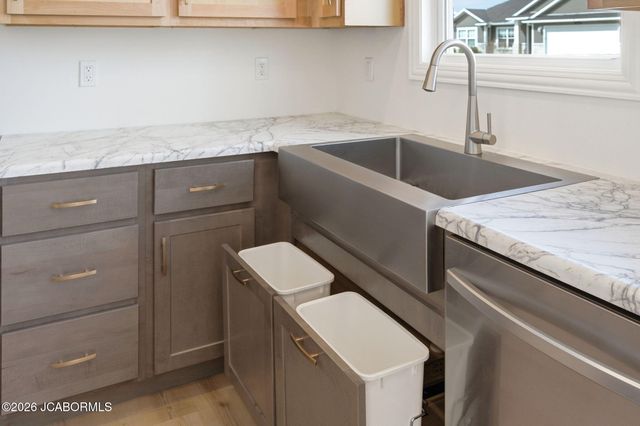 708 PROMENADE DRIVE, Columbia, MO 65202