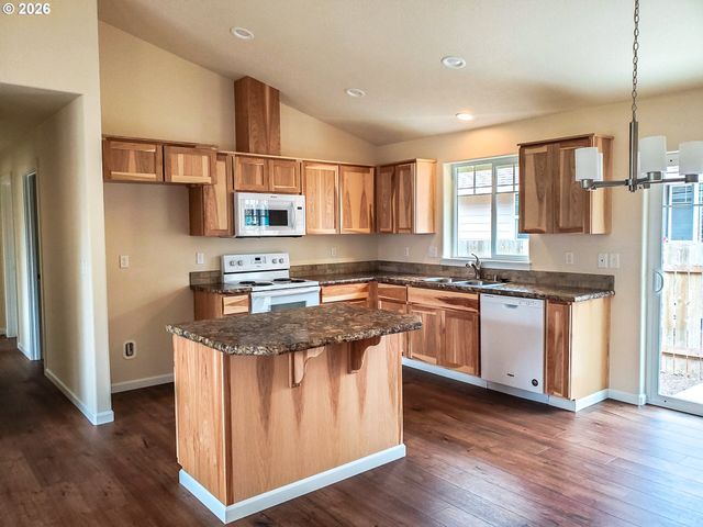 206 Douglas St, Longview, WA 98632