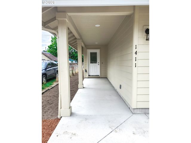 206 Douglas St, Longview, WA 98632