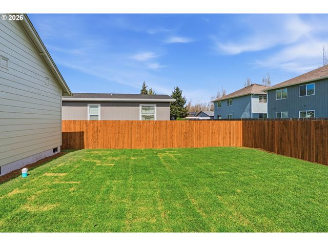206 Douglas St, Longview, WA 98632