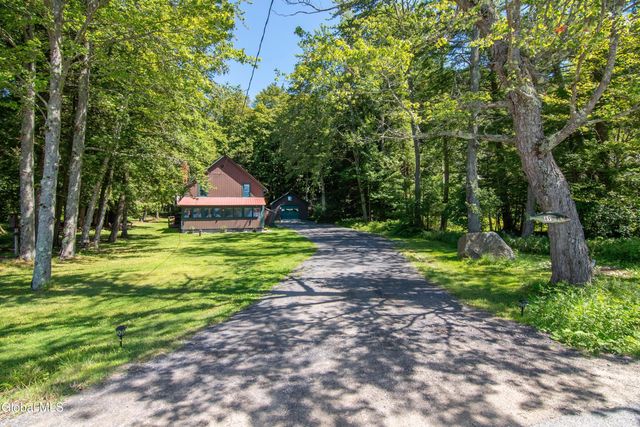 89 Hunt Lake Road, Corinth, NY 12822