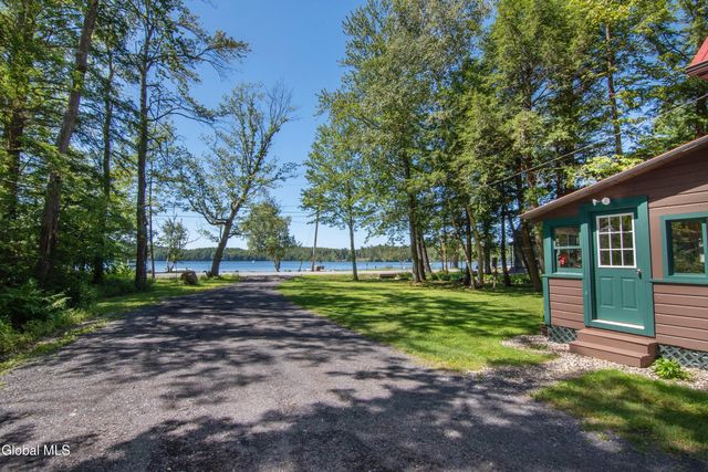 89 Hunt Lake Road, Corinth, NY 12822