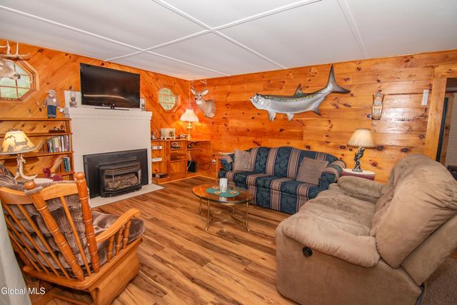 89 Hunt Lake Road, Corinth, NY 12822