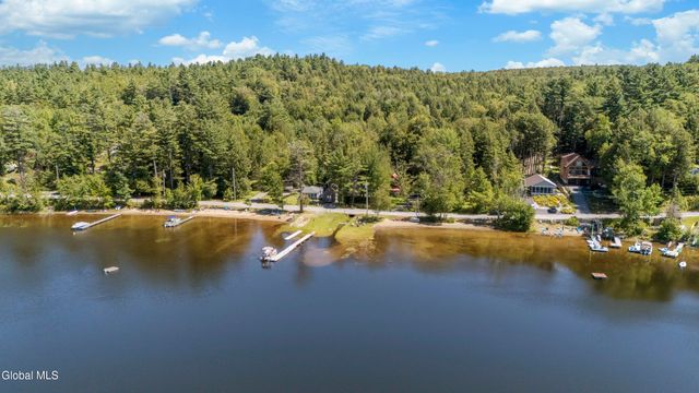 89 Hunt Lake Road, Corinth, NY 12822