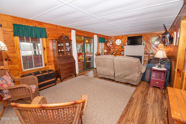 89 Hunt Lake Road, Corinth, NY 12822