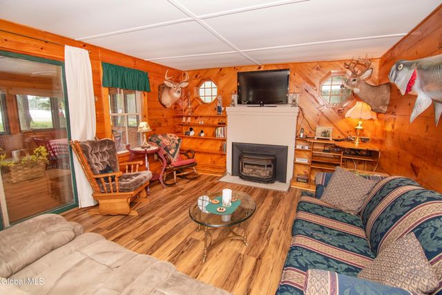 89 Hunt Lake Road, Corinth, NY 12822