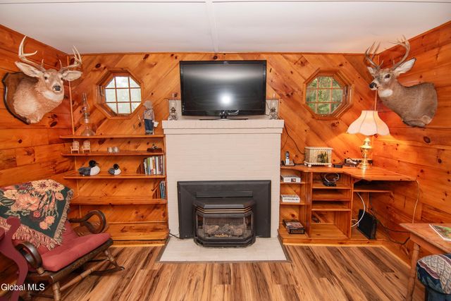 89 Hunt Lake Road, Corinth, NY 12822