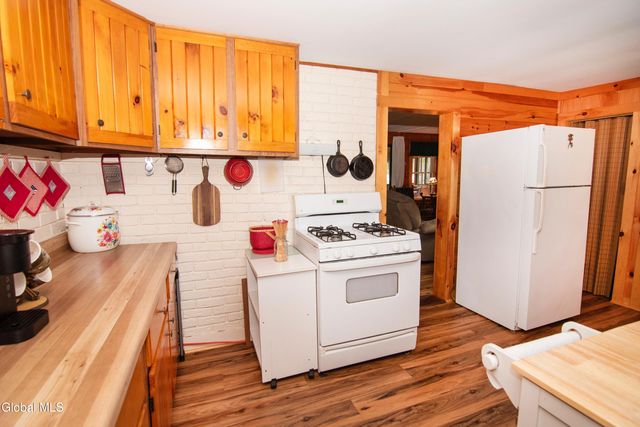 89 Hunt Lake Road, Corinth, NY 12822