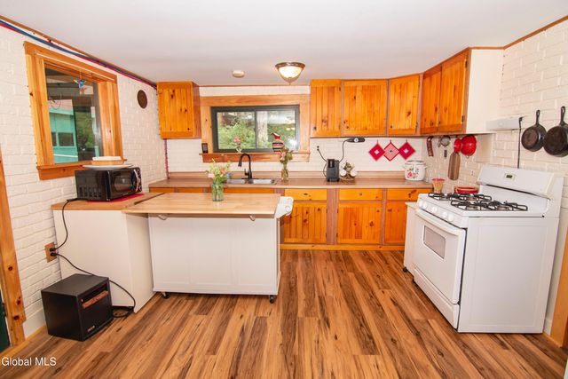 89 Hunt Lake Road, Corinth, NY 12822