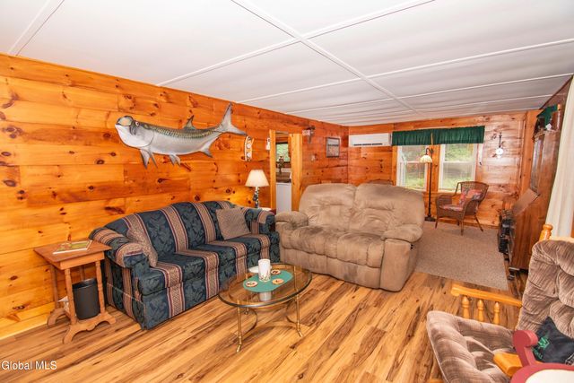 89 Hunt Lake Road, Corinth, NY 12822