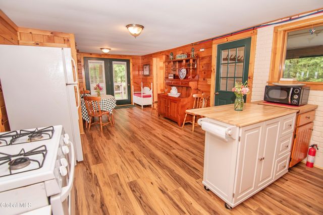 89 Hunt Lake Road, Corinth, NY 12822