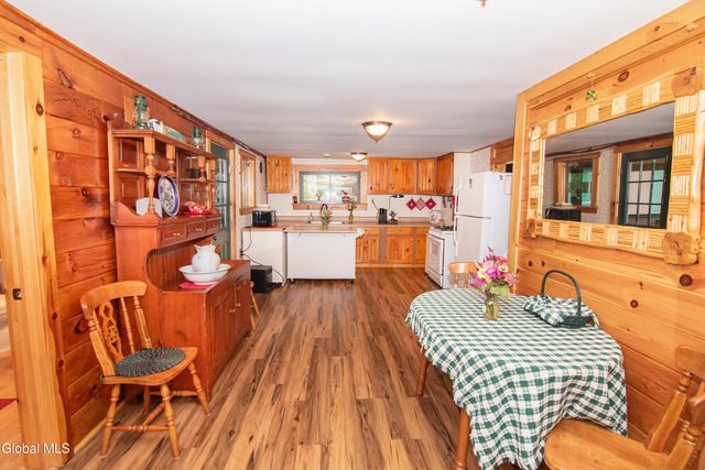 89 Hunt Lake Road, Corinth, NY 12822