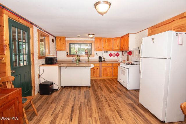 89 Hunt Lake Road, Corinth, NY 12822