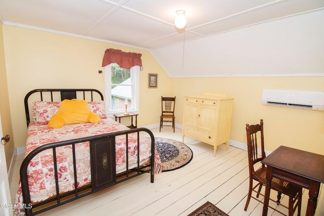 89 Hunt Lake Road, Corinth, NY 12822