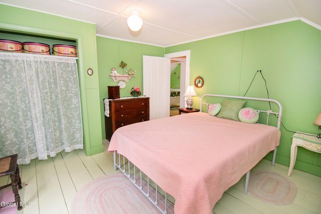 89 Hunt Lake Road, Corinth, NY 12822