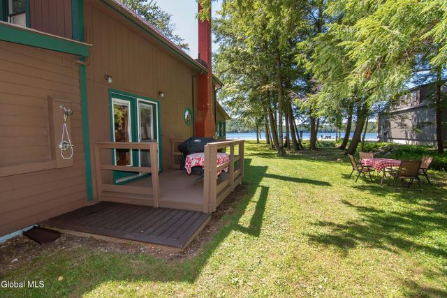 89 Hunt Lake Road, Corinth, NY 12822