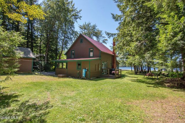 89 Hunt Lake Road, Corinth, NY 12822