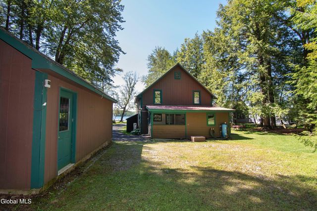 89 Hunt Lake Road, Corinth, NY 12822