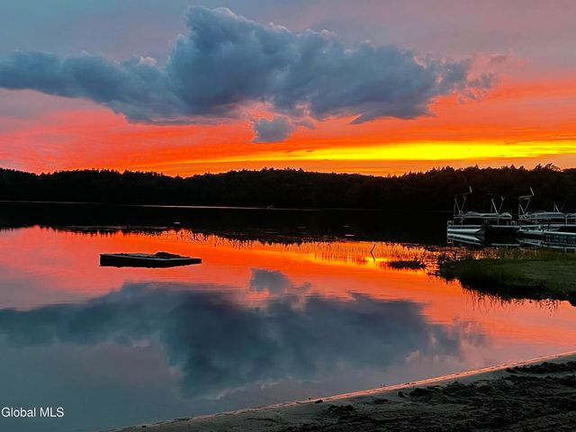 89 Hunt Lake Road, Corinth, NY 12822