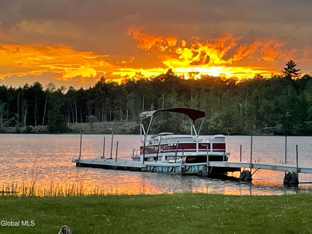 89 Hunt Lake Road, Corinth, NY 12822