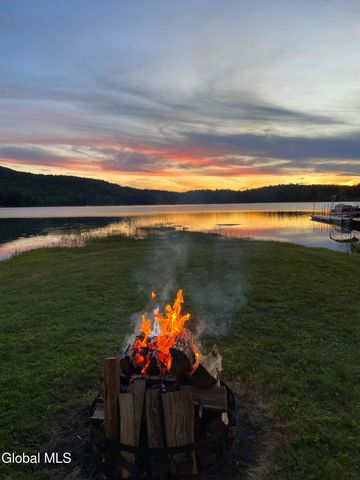 89 Hunt Lake Road, Corinth, NY 12822