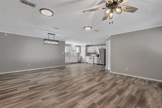 14486 Vz County Road 4811, Chandler, TX 75758