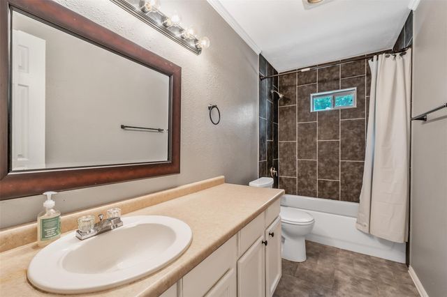 14486 Vz County Road 4811, Chandler, TX 75758