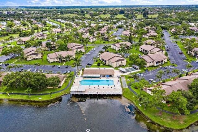 441 Pine Glen Lane D-2, Greenacres, FL 33463