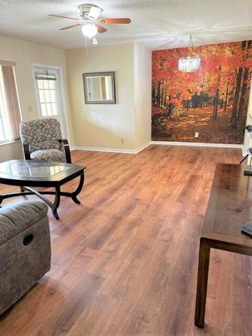 441 Pine Glen Lane D-2, Greenacres, FL 33463