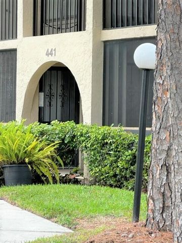 441 Pine Glen Lane D-2, Greenacres, FL 33463