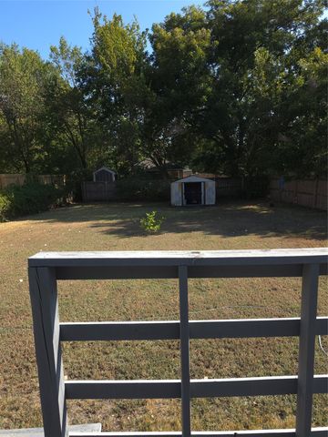 1309 S 6th Street, Bonham, TX 75418