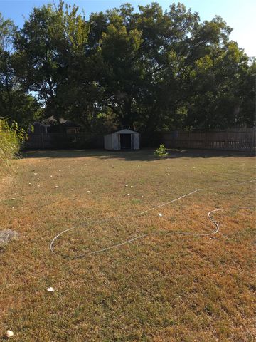 1309 S 6th Street, Bonham, TX 75418