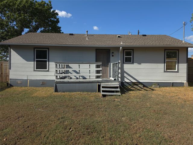 1309 S 6th Street, Bonham, TX 75418