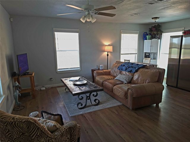1309 S 6th Street, Bonham, TX 75418