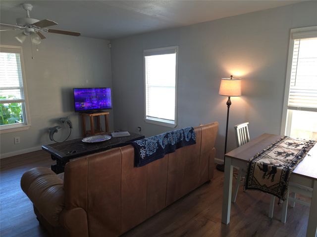 1309 S 6th Street, Bonham, TX 75418