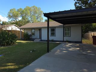 1309 S 6th Street, Bonham, TX 75418