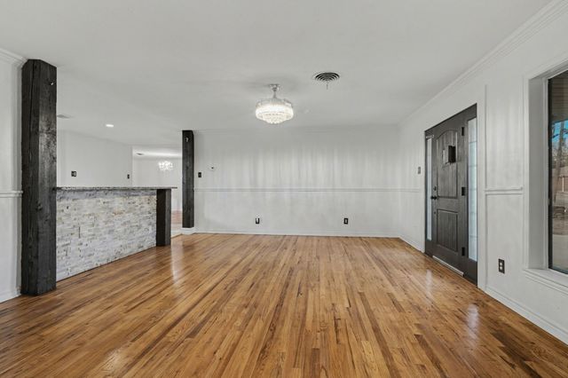 1714 E Union Bower Road, Irving, TX 75061