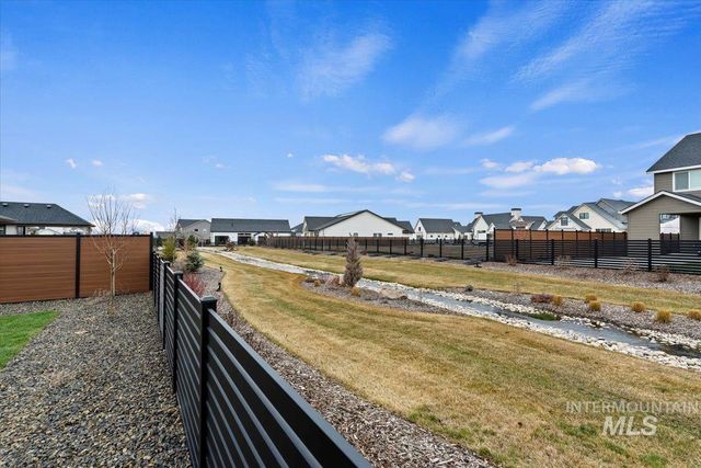 6755 N Ellis Park Ave Alpine, Meridian, ID 83646