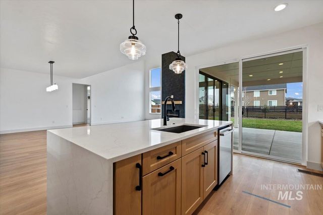 6755 N Ellis Park Ave Alpine, Meridian, ID 83646